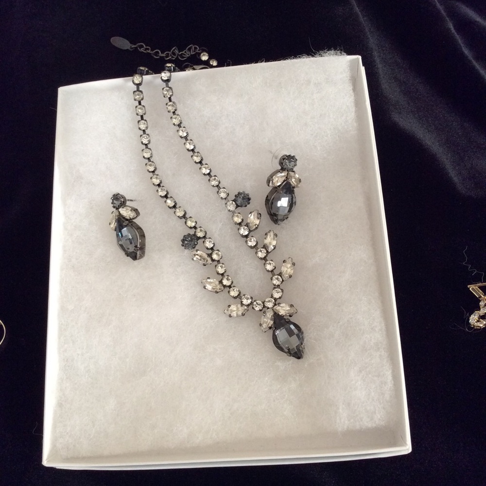 Gorgeous Rhinestone Necklace set. - Picture 3 of 4